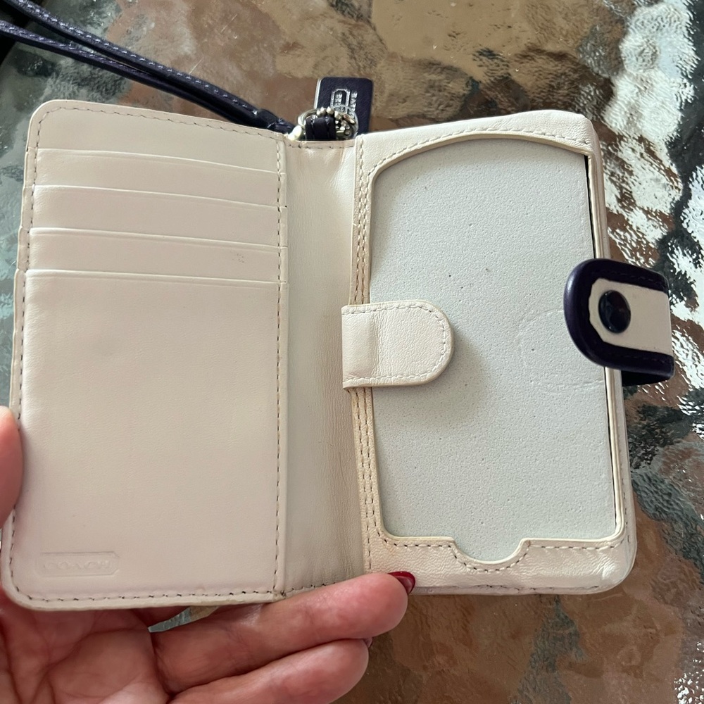 Coach White and Purple Wristlet/Wallet - Picture 7 of 9